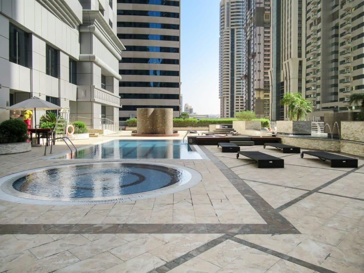 Frank Porter - Princess Tower Dubai Exteriör bild